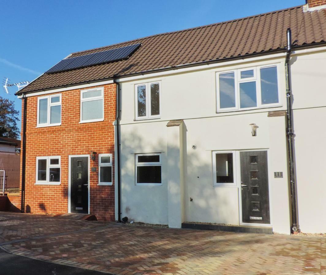 3 Bed Farnborough Air Accommodation Luaran gambar
