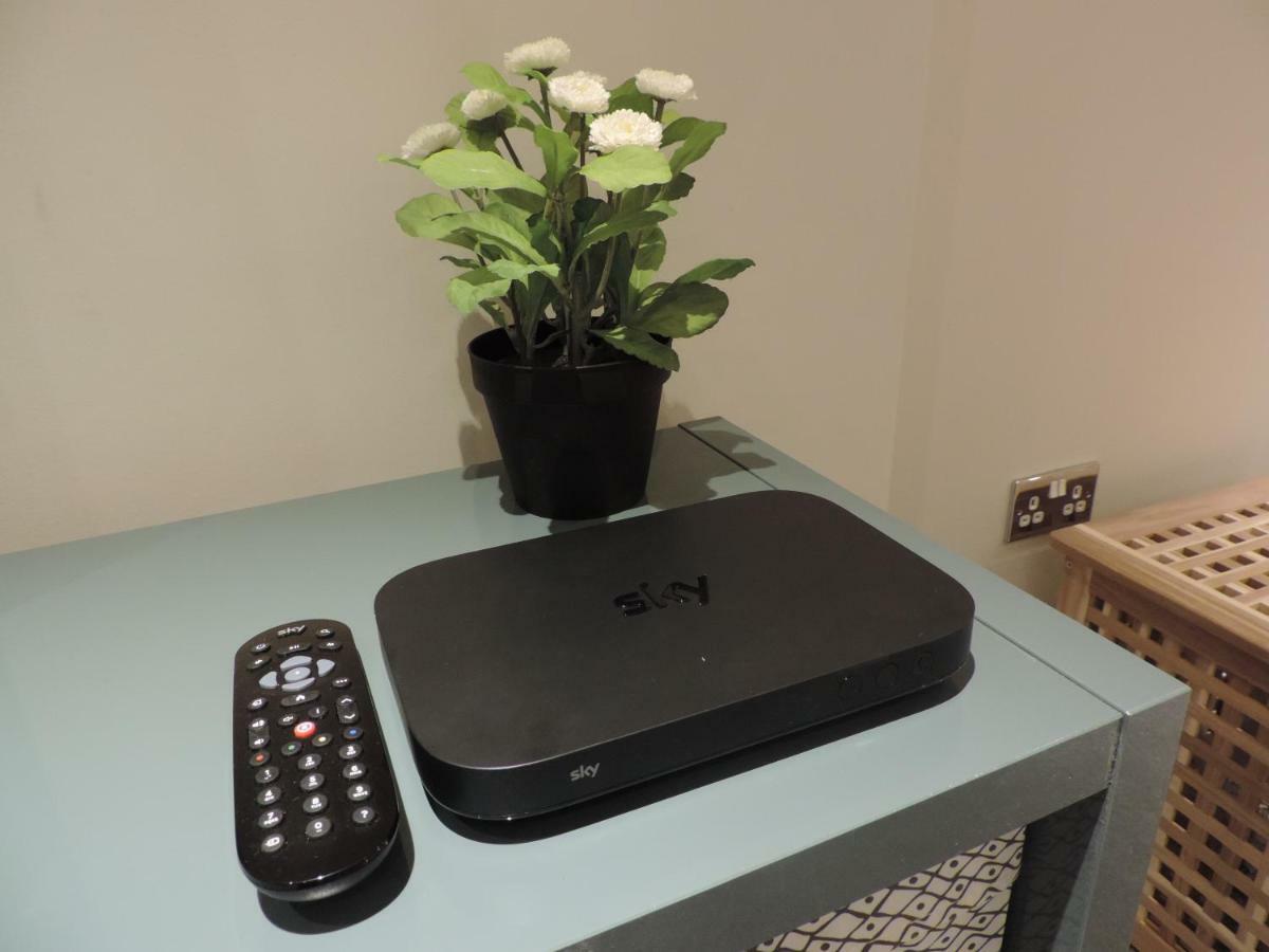 3 Bed Farnborough Air Accommodation Luaran gambar